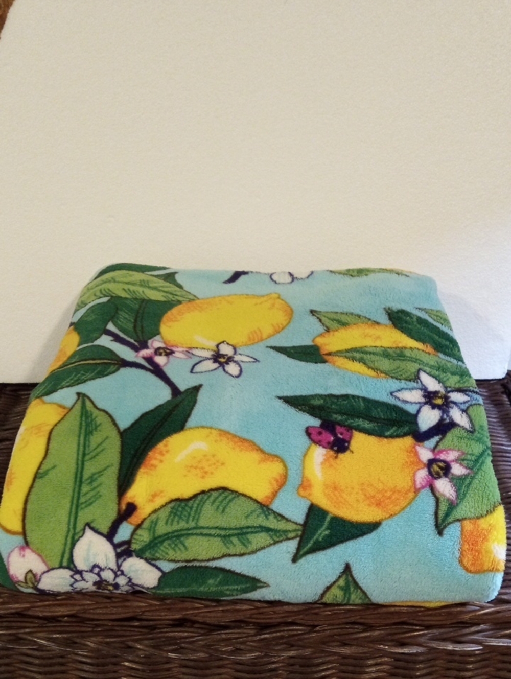 Vera Bradley Lemon Grove Plush Throw Blanket